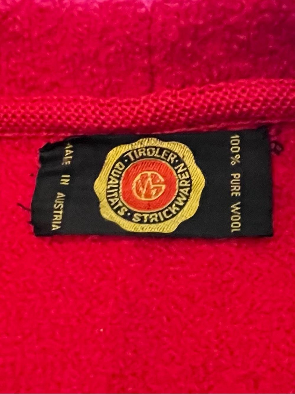Gorgeous Tiroler Qualitats Strickwaren Red Button-Front wool Jacket - Picture 2 of 5